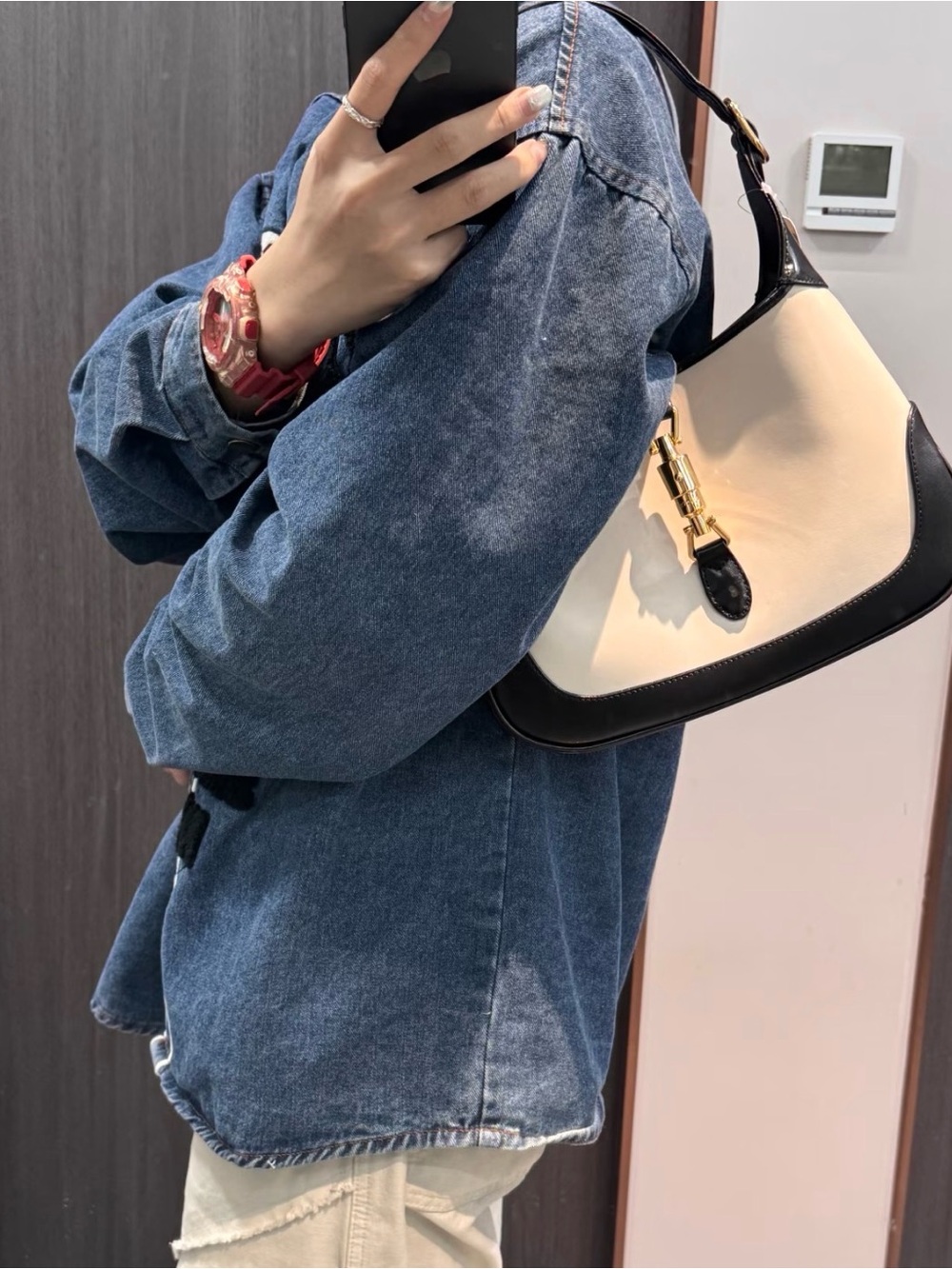 Gucci Jackie 1961 Two-Tone Shoulder Bag in Cream and Black Small size